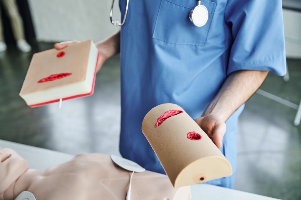Wundmanager bereitet eine Schulung vor.
